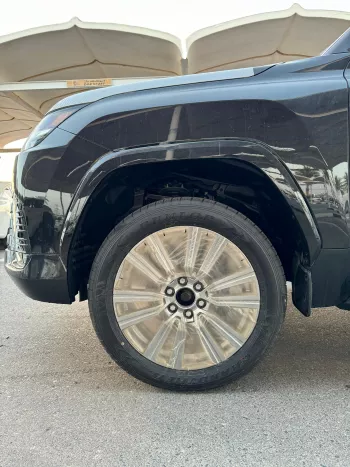 LEXUS LX600 VIP 2025 MODEL YEAR 3.5L FULL OPTION BLACK COLOR EXTERIOR
