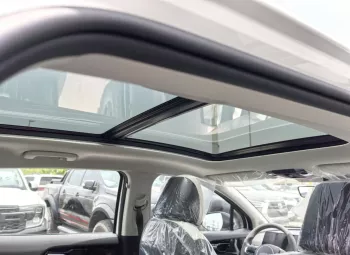 KIA SPORTAGE 1.5L 2025 MODEL YEAR CHINESE SPECS FULL OPTION WHITE COLOR