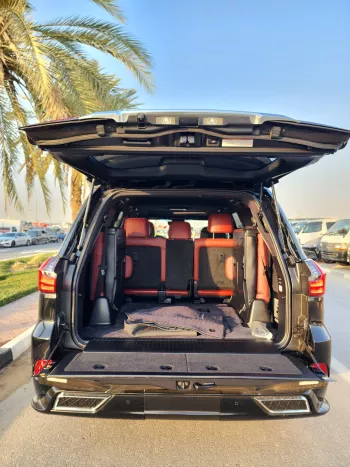 Lexus LX570 5.7L V8 Original 7 Seats 2020 Model Year Green Color Exterior