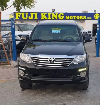 TOYOTA FORTUNER 4X4 PETROL 2015 MODEL YEAR BLACK COLOR EXTERIOR