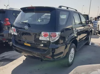 TOYOTA FORTUNER 4X4 PETROL 2015 MODEL YEAR BLACK COLOR EXTERIOR