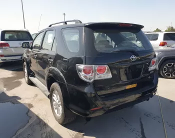 TOYOTA FORTUNER 4X4 PETROL 2015 MODEL YEAR BLACK COLOR EXTERIOR