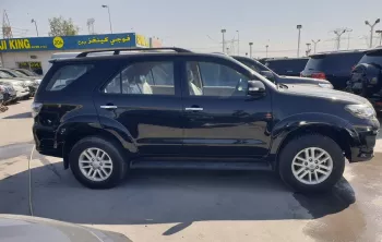 TOYOTA FORTUNER 4X4 PETROL 2015 MODEL YEAR BLACK COLOR EXTERIOR