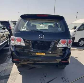 TOYOTA FORTUNER 4X4 PETROL 2015 MODEL YEAR BLACK COLOR EXTERIOR
