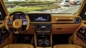 MERCEDES-BENZ G63 BRABUS 800 4.0L MODEL YEAR 2019 MAGNO GREEN COLOR