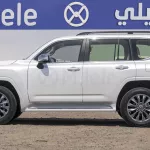 TOYOTA LAND CRUISER 300 VXR 3.3L 2025 MODEL YEAR WHITE COLOR - Thumbnail 4