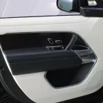 Land Rover Range Rover Vogue 2024 Model Year V8 Petrol Black Color Exterior - Thumbnail 13