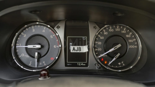 TOYOTA HILUX DC 2.4L 2025 MODEL YEAR SILVER COLOR EXTERIOR