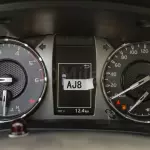 TOYOTA HILUX DC 2.4L 2025 MODEL YEAR SILVER COLOR EXTERIOR - Thumbnail 7