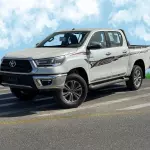 TOYOTA HILUX 2.7L GCC SPECS 2025 MODEL YEAR WHITE COLOR EXTERIOR - Thumbnail 1