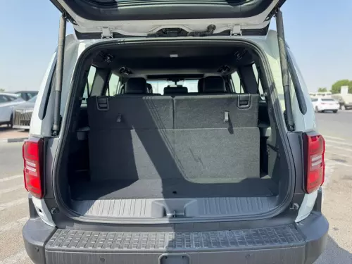 TOYOTA PRADO 2024 MODEL YEAR GCC SPECS 2.8L TURBO WHITE COLOR EXTERIOR