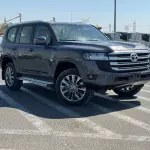 TOYOTA LAND CRUISER 4.0L GCC SPECS 2025 MODEL YEAR GRAY COLOR - Thumbnail 3