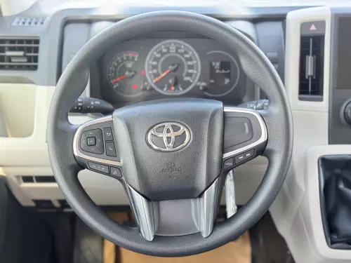 TOYOTA HIACE 2025 GCC 3.5L CARGO