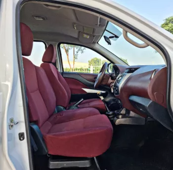 Nissan Navara SE 4 x 4 - 2.5L-V4-2016 Manual Transmission