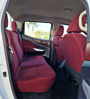 Nissan Navara SE 4 x 4 - 2.5L-V4-2016 Manual Transmission