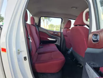 Nissan Navara SE 4 x 4 - 2.5L-V4-2016 Manual Transmission