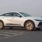 Toyota Crown 2.5L Hybrid 2025 Model Year White Color Exterior - Thumbnail 2