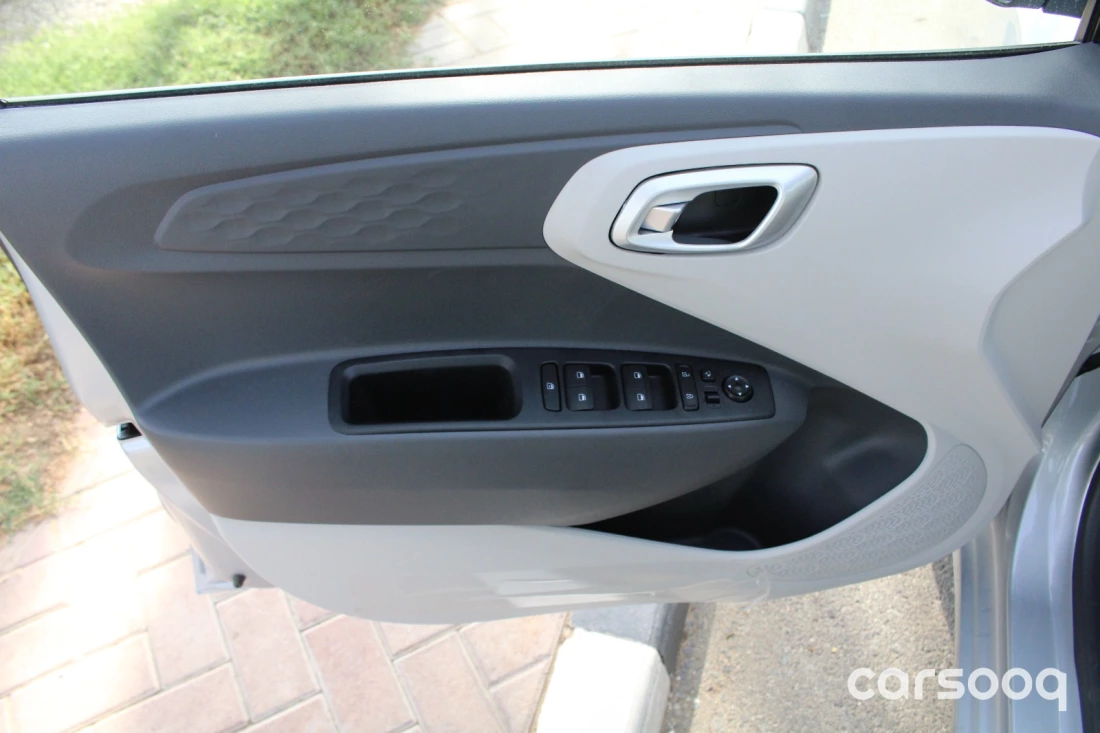 HYUNDAI GRAND I10 GL 1.2L PETROL 2024 MODEL YEAR SILVER COLOR For Export in Dubai - Photo 5