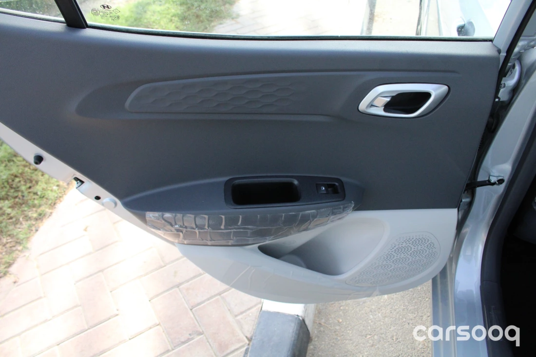 HYUNDAI GRAND I10 GL 1.2L PETROL 2024 MODEL YEAR SILVER COLOR For Export in Dubai - Photo 9