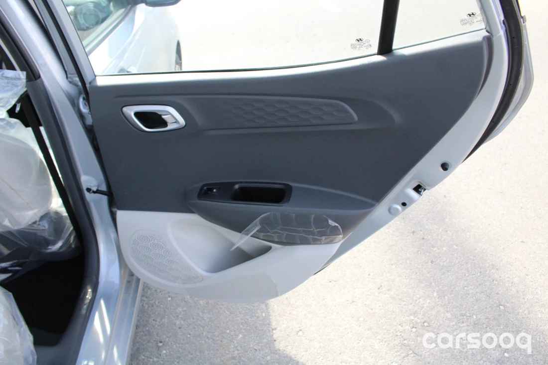HYUNDAI GRAND I10 GL 1.2L PETROL 2024 MODEL YEAR SILVER COLOR For Export in Dubai - Photo 13