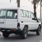 TOYOTA LANDCRUISER 78 2023 MODEL YEAR 4.5L V8 DIESEL 9 SEATER TROOP - ONLY CONGO - Thumbnail 3