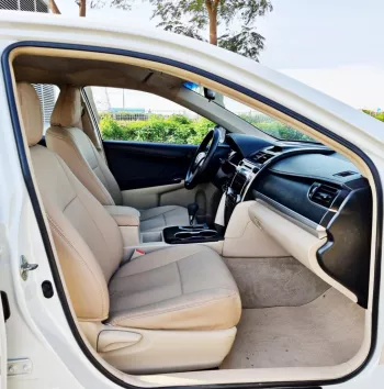 Toyota Camry Premium Original paint - 103,000km - perfect in and out - 2012
