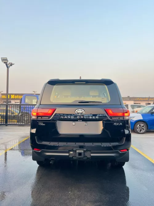 Toyota Land Cruiser VXR 3.5L Petrol 2025 Model Year Black Color Exterior 