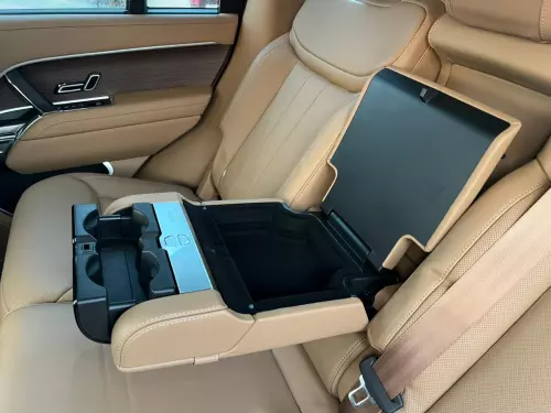 Land Rover Range Rover SE 3.0L Petrol 2025 Model Year Grey Color Exterior