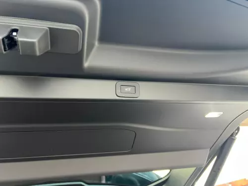 Land Rover Range Rover SE 3.0L Petrol 2025 Model Year Grey Color Exterior