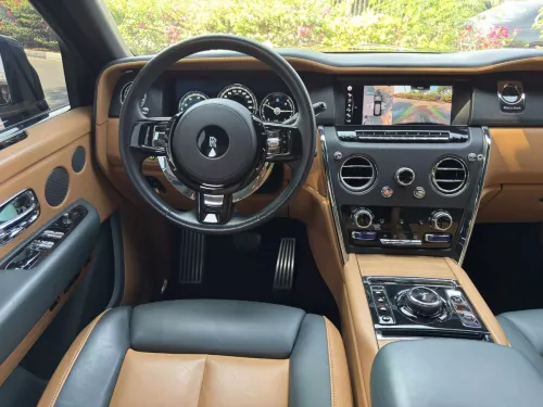 Rolls-Royce Cullinan 6.7L Petrol V12 2021 Model Year Green Color Exterior 