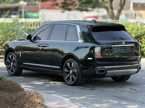Rolls-Royce Cullinan 6.7L Petrol V12 2021 Model Year Green Color Exterior 
