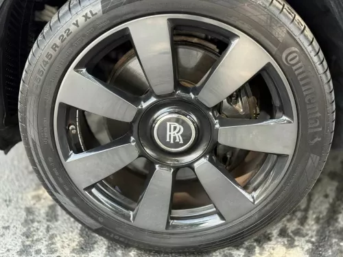 Rolls-Royce Cullinan 6.7L Petrol V12 2021 Model Year Green Color Exterior 