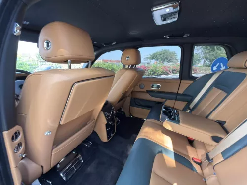 Rolls-Royce Cullinan 6.7L Petrol V12 2021 Model Year Green Color Exterior 