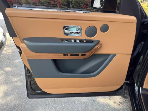 Rolls-Royce Cullinan 6.7L Petrol V12 2021 Model Year Green Color Exterior 