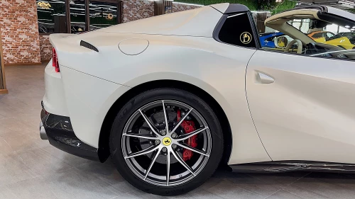 2022 Ferrari 812 GTS Bianco Italya Exterior