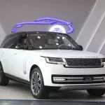 Range Rover Vogue 2023 Model Year V8 White Color with Warranty - Thumbnail 2