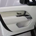 Range Rover Vogue 2023 Model Year V8 White Color with Warranty - Thumbnail 16