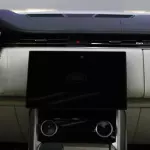 Range Rover Vogue 2023 Model Year V8 White Color with Warranty - Thumbnail 19