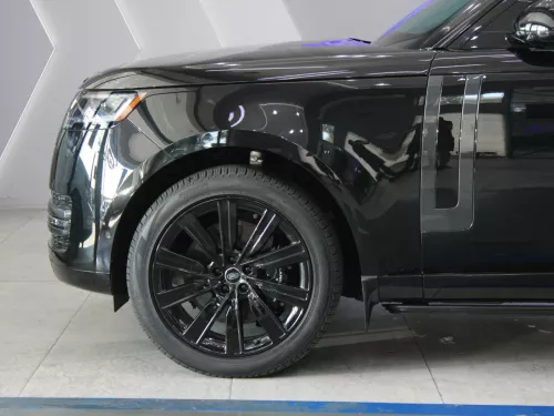  Range Rover Vogue SE Long Base 2025 Model Year 7 seater V8 Black Color