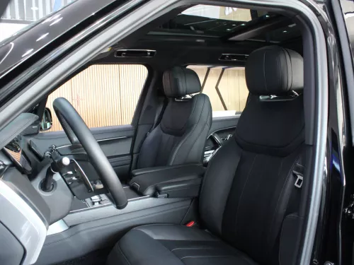  Range Rover Vogue SE Long Base 2025 Model Year 7 seater V8 Black Color