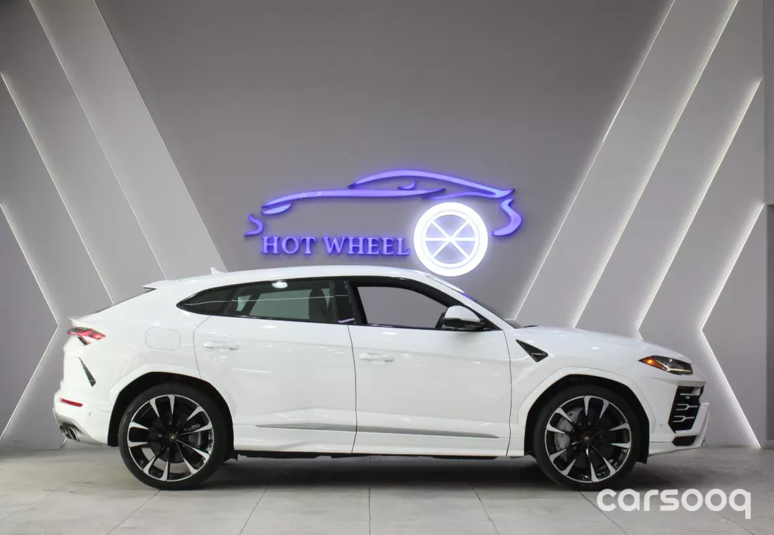 Lamborghini Urus V8, 2021  Model Year, White Color Exterior - Photo 6