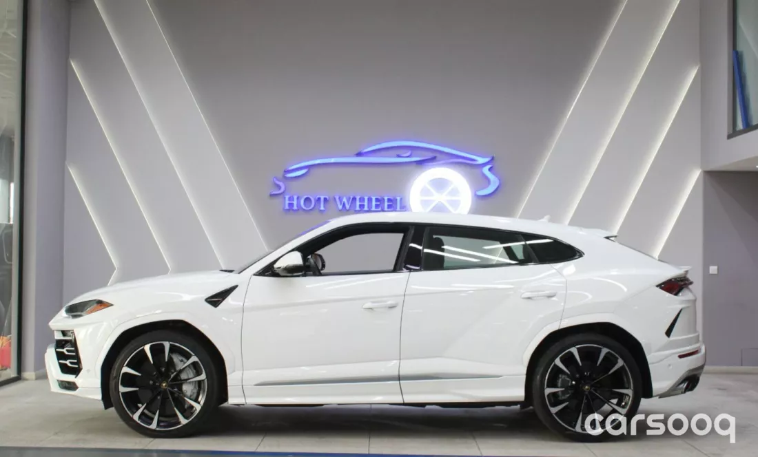 Lamborghini Urus V8, 2021  Model Year, White Color Exterior - Photo 7
