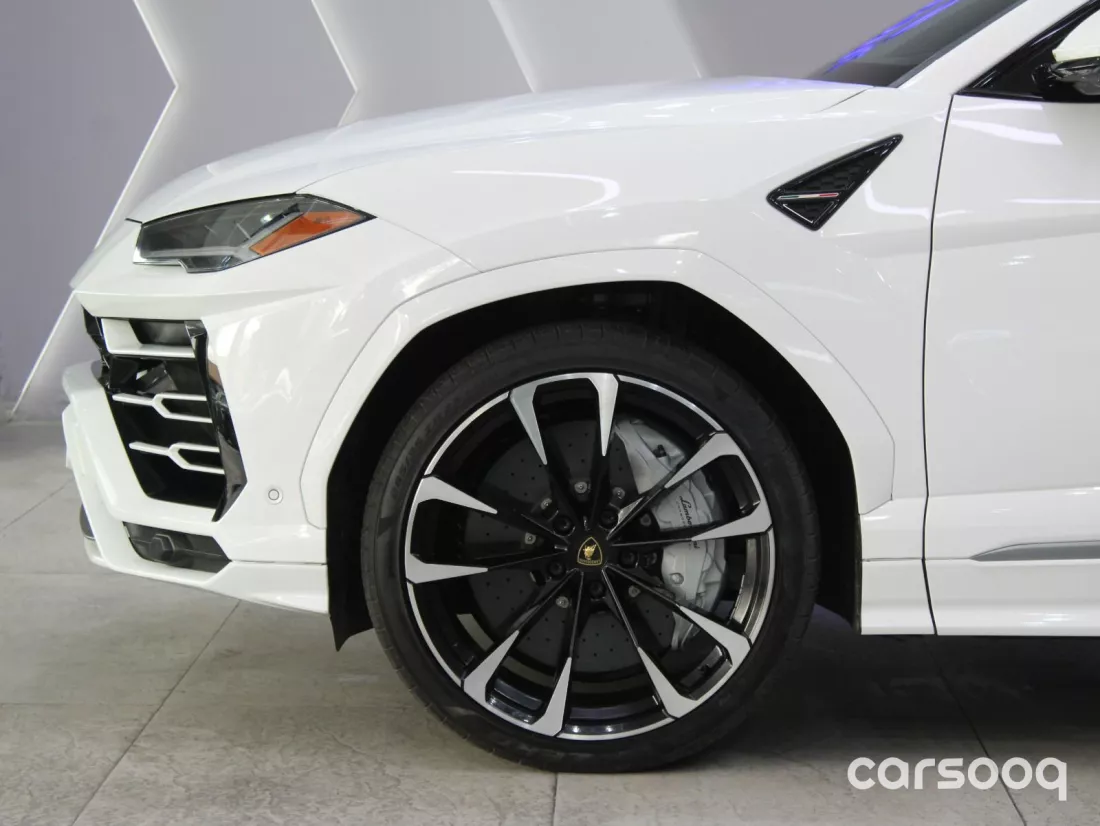 Lamborghini Urus V8, 2021  Model Year, White Color Exterior - Photo 8