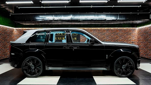 2022 Rolls Royce Cullinan Black Badge, Novitec Edition, Black & Silver Exterior