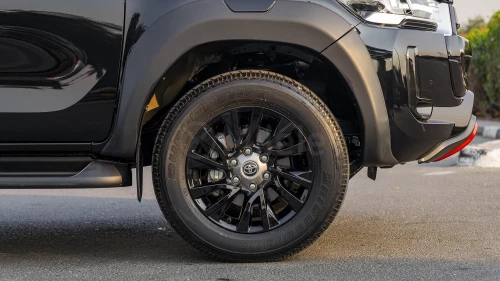 TOYOTA HILUX DC 2.8L 2025 MODEL YEAR BLACK COLOR EXTERIOR
