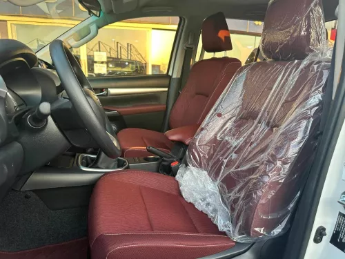 Toyota hilux SR.5 4.0L Petrol 2025 Model Year White Color Exterior 