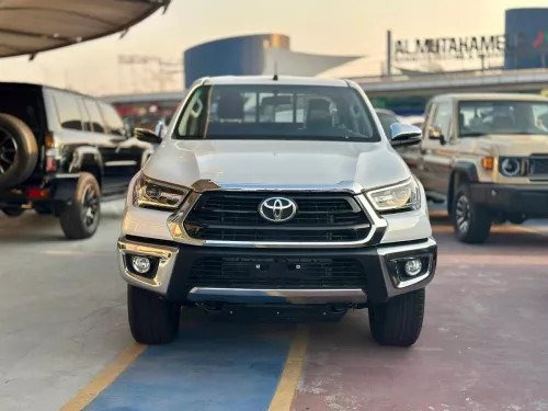 Toyota hilux SR.5 4.0L Petrol 2025 Model Year White Color Exterior 