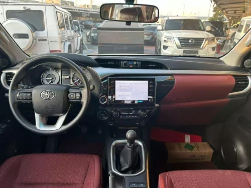 Toyota hilux SR.5 4.0L Petrol 2025 Model Year White Color Exterior 