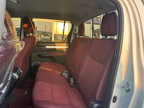 Toyota hilux SR.5 4.0L Petrol 2025 Model Year White Color Exterior 