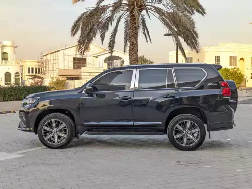 Toyota Prado Tx.l 2.7 Petrol 2016 Facelifted to 2023 Model BLack Exterior
